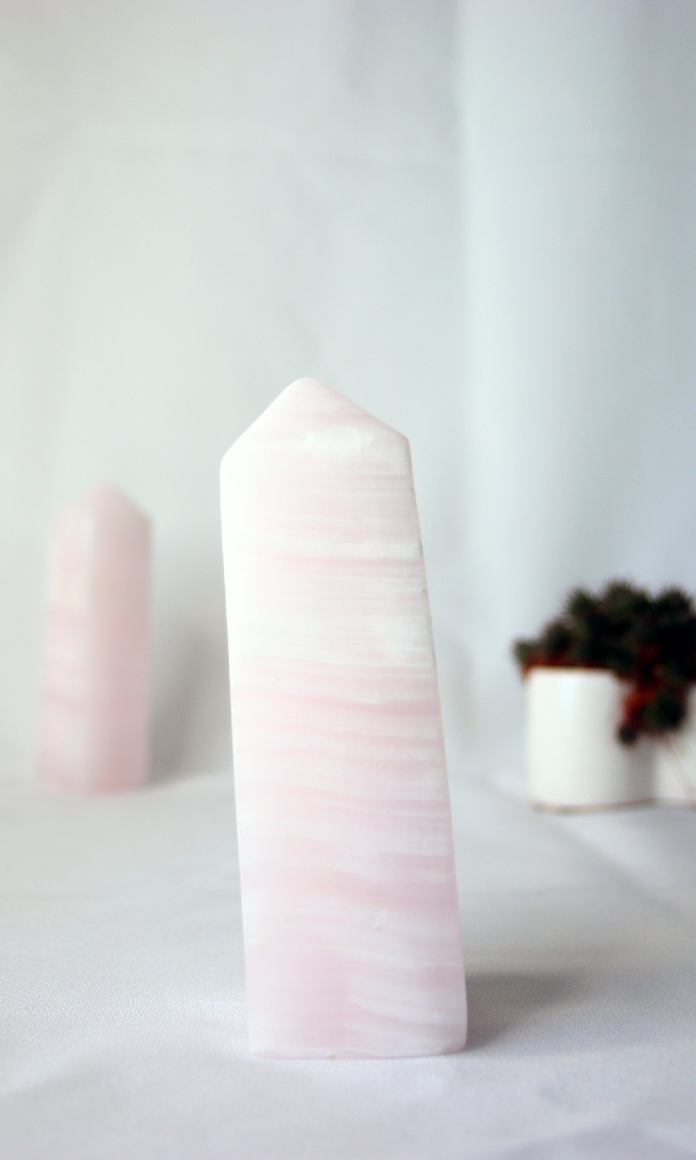 Mangano Calcite Obelisk